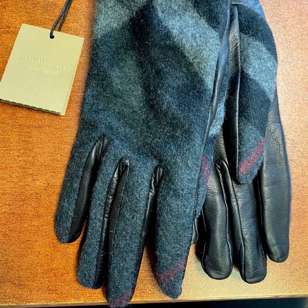 Burberry Leather Gloves